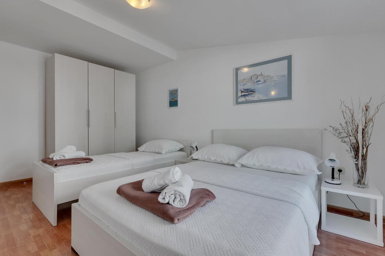 Apartman Sara Baška Voda Extérieur photo