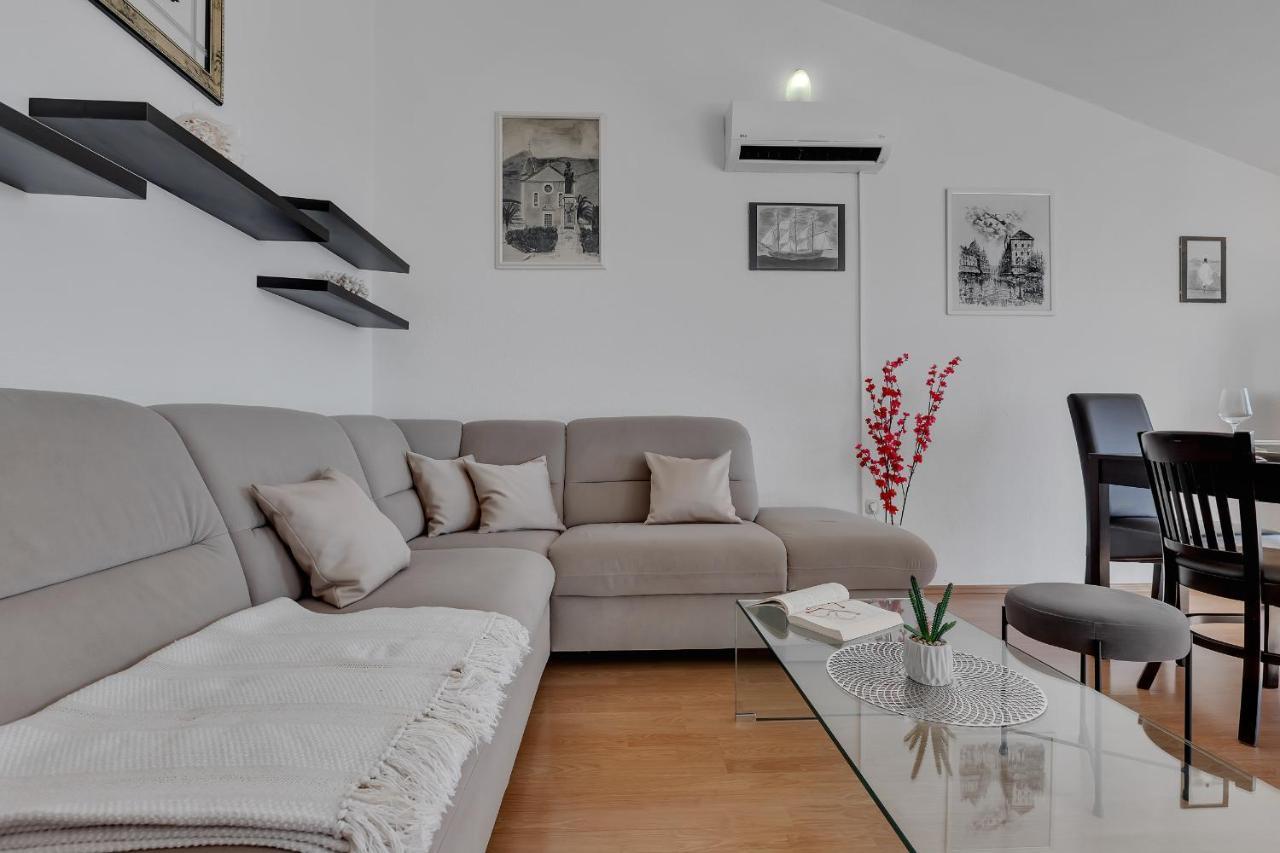 Apartman Sara Baška Voda Extérieur photo